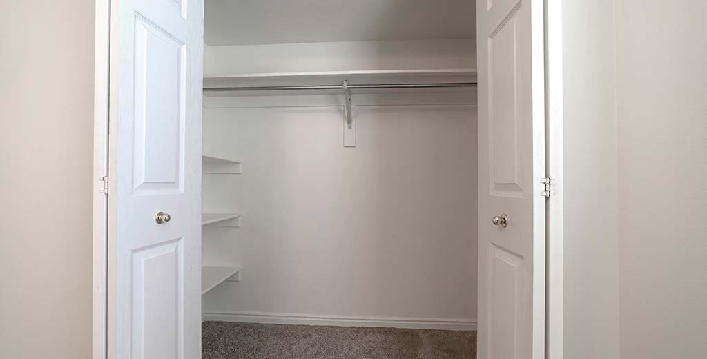 Walk-in Closet - Bi-fold Doors